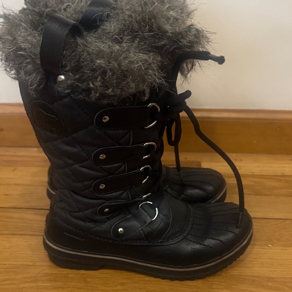 Sorel Black Winter Boots with Fur Trim